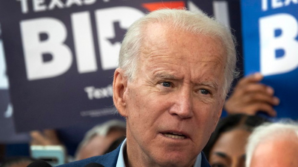 Gaffe di Joe Biden: ha insultato un giornalista pensando che il microfono fosse spento