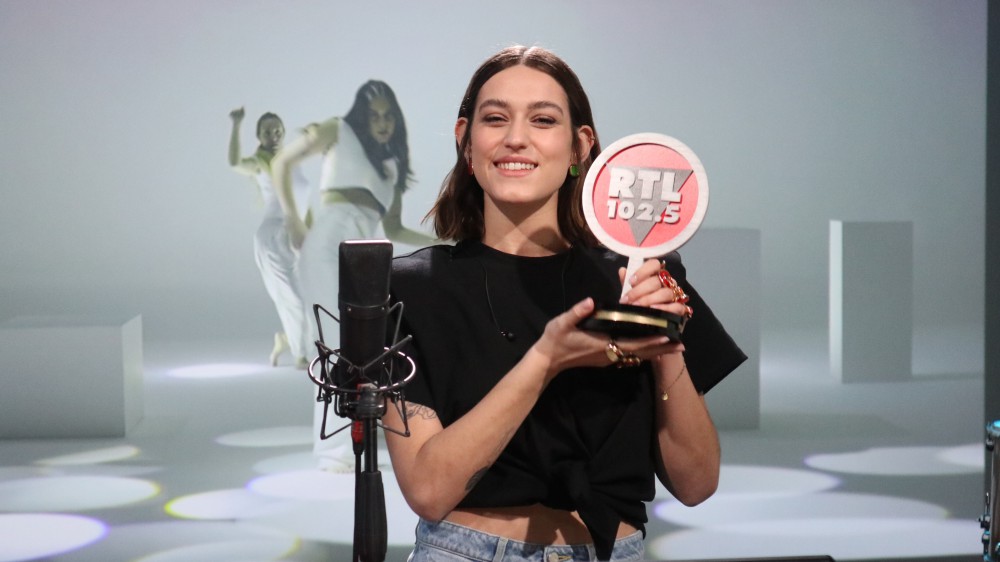 Gaia in diretta su RTL 102.5: “Dedico questo premio a tutte le persone che mi permettono di fare musica ogni giorno”