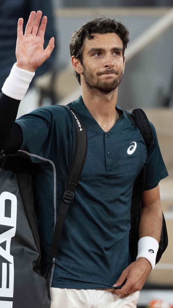Garros: Lorenzo Musetti deve abbandonare sul più bello, un fastidio all'adduttore  lascia via libera ad Alcaraz