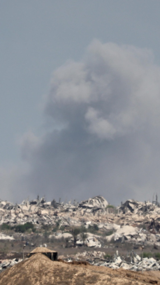 Gaza sotto assedio, 40 morti nei raid israeliani e nuove tensioni sul riconoscimento palestinese