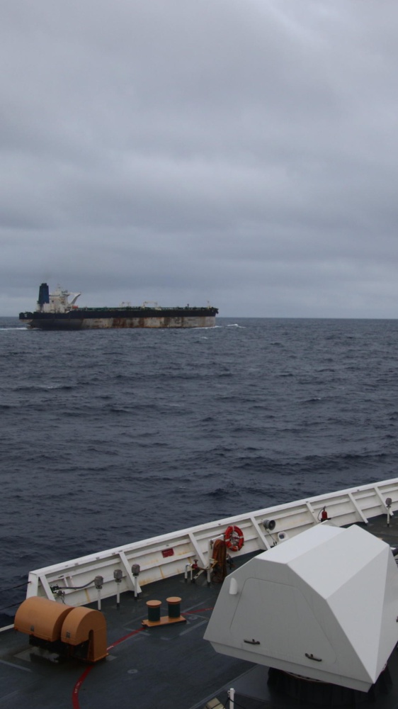 Gi Stati Uniti a caccia del contrabbando di petrolio delle flotte ombra russe, fermate due petroliere