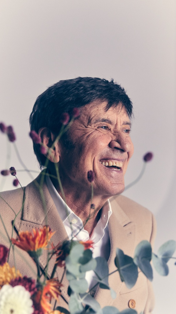 Gianni Morandi a RTL 102.5: “Mi piace riuscire a trasmettere e ricevere emozioni e in questo disco ci sono alcuni dei momenti più importanti della mia carriera”