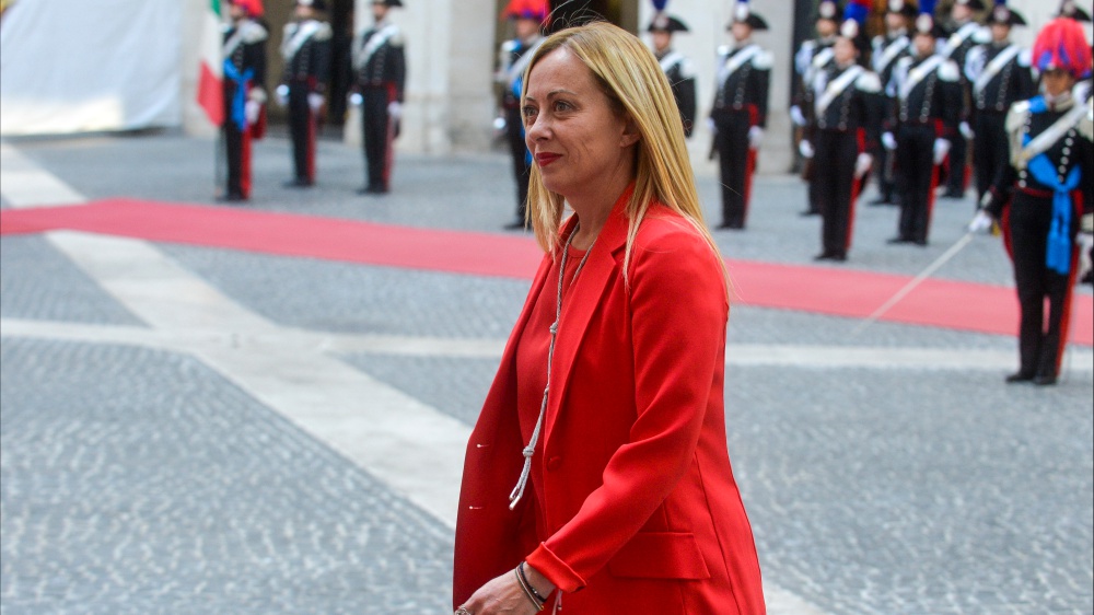 Giorgia Meloni all'attacco: "C'è un pezzo d'Italia che favorisce i migranti illegali"
