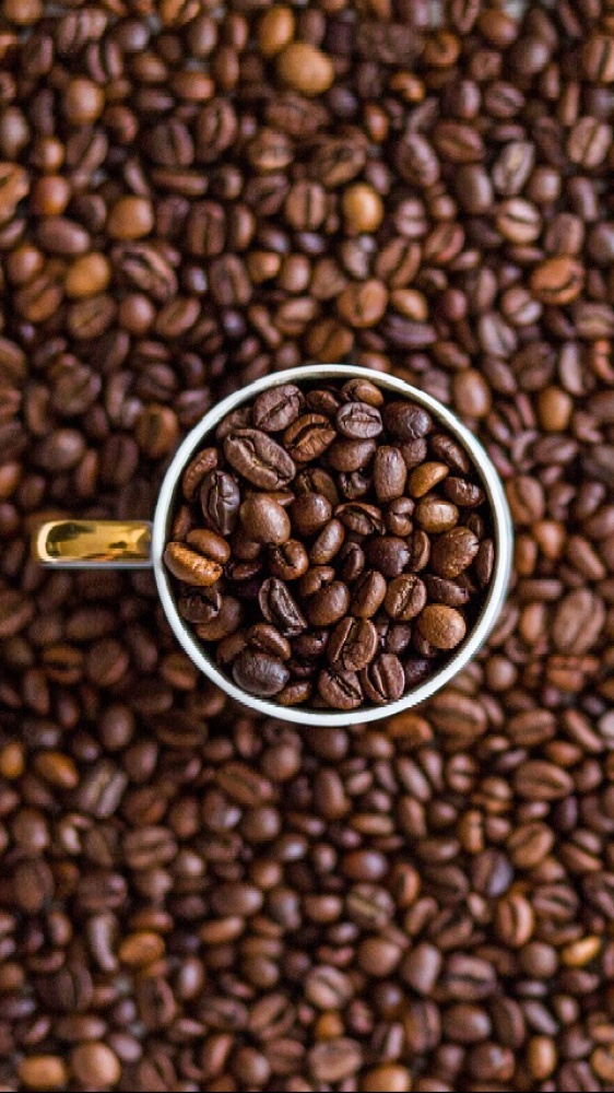 Giornata del caffè: il rito dell'espresso vince su tutto, anche sull'uso dello smartphone