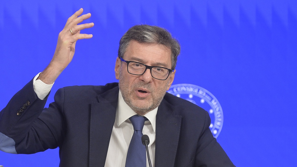 Giornata del risparmio, Giorgetti contro lo sciopero di Cgil e Uil: “I mercati e le agenzie promuovono il governo”