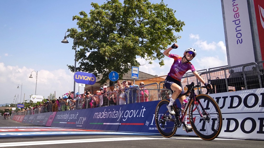 Giro d'Italia Women, la terza tappa alla neozelandese Fisher Black, in rosa sempre Elisa Longo Borghini