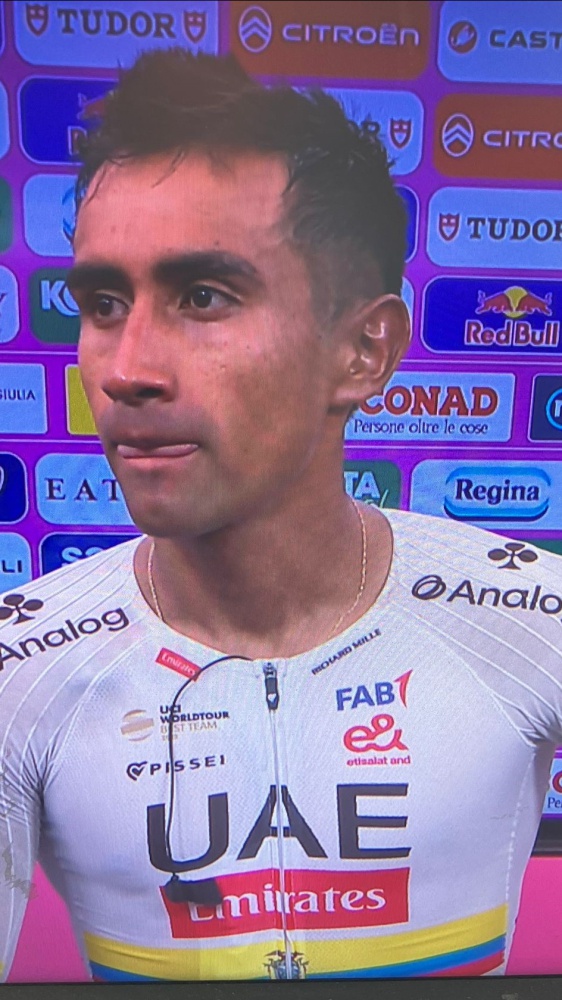 Giro d’Italia, a Chiavari altra vittoria di Narvaez