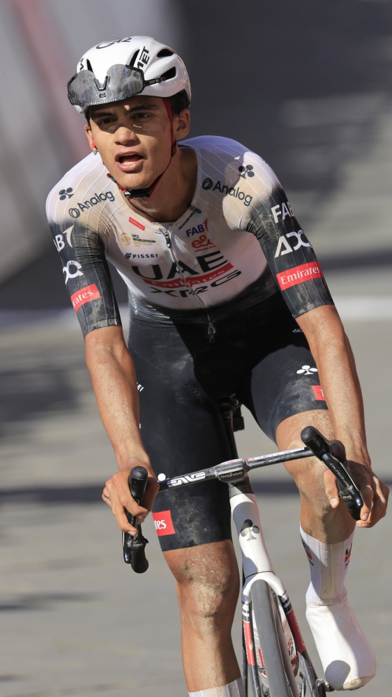 Giro d’Italia, Del Toro resta in maglia rosa dopo la cronometro vinta dall’olandese Hoole