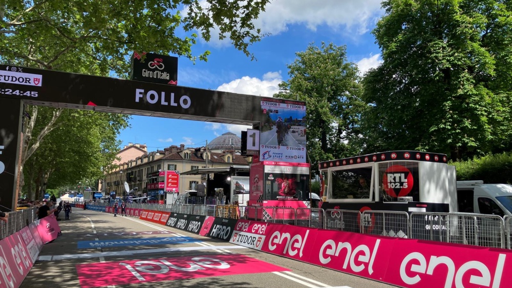 Giro d’Italia, il belga Merlier vince in volata a Fossano, preceduto Jonathan Milan