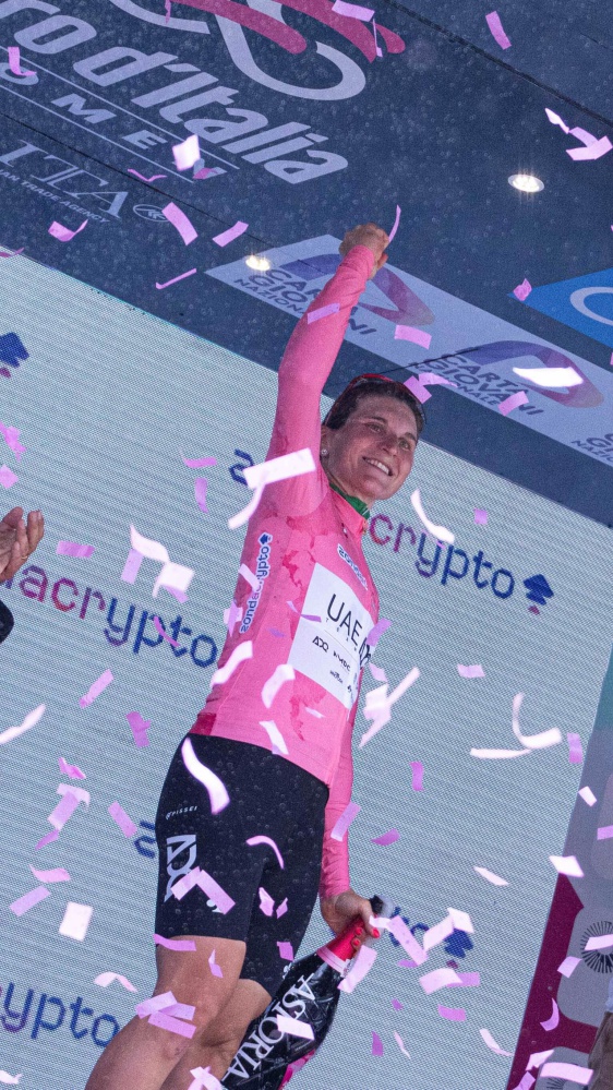 Giro d’Italia Women 2025, Elisa Longo Borghini conquista la corsa per il secondo anno di fila