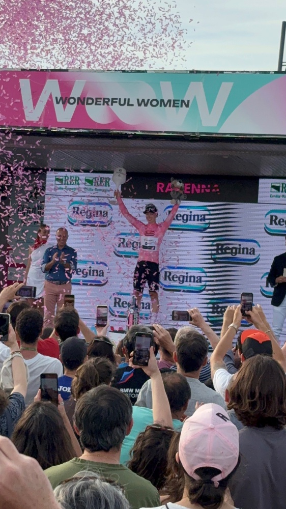 Giro d’Italia Women, espulsa Lorena Wiebes. La maglia rosa va a Elisa Balsamo