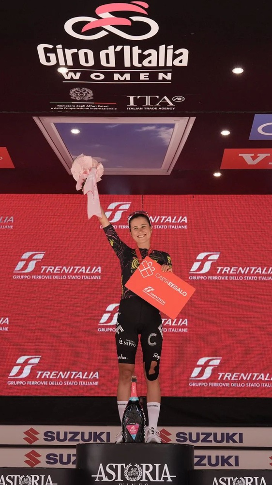 Giro d’Italia Women, quarta tappa alla canadese Clara Emond, in rosa resiste Elisa Longo Borghini