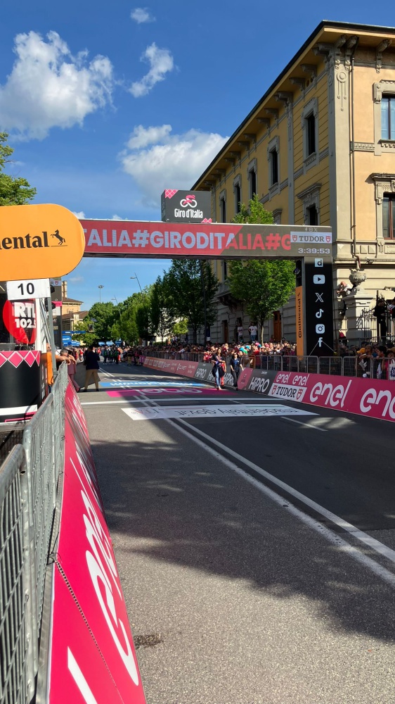 Giro: vittoria francese a Lucca, successo per Thomas, rammarico per gli italiani Milan e Pietrobon