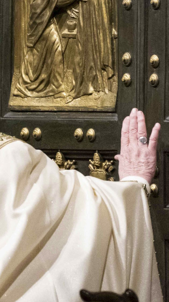 Giubileo 2025: papa Francesco ha aperto  la seconda porta Santa nel carcere di Rebibbia