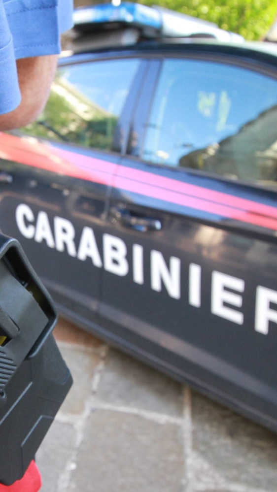 Giugliano, Napoli: rissa al calcetto, un ragazzino di 15 anni viene accoltellato, è grave, fermato un 18enne