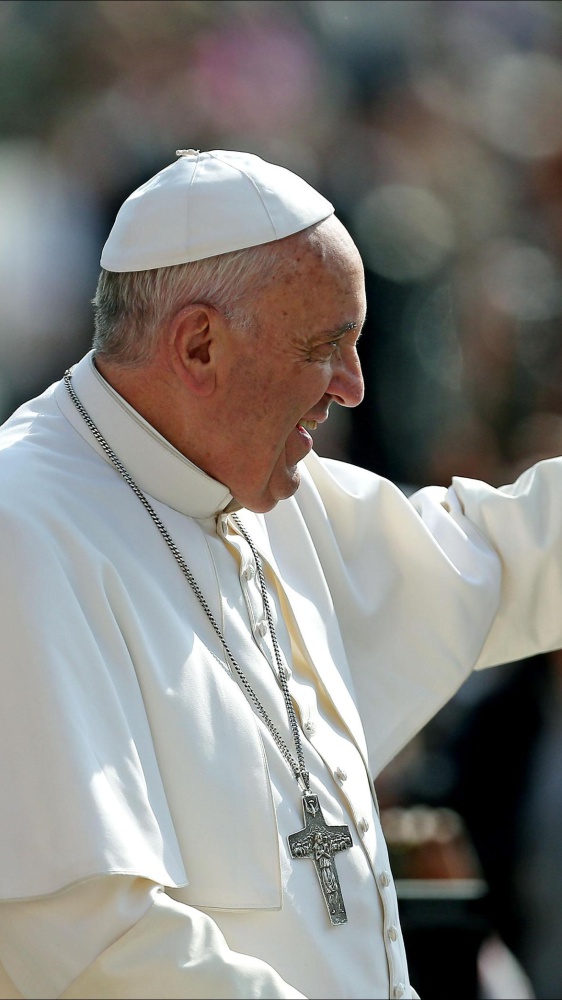 Gli addii del 2025. Da Papa Francesco a Pippo Baudo, da Ornella Vanoni a Giorgio Armani