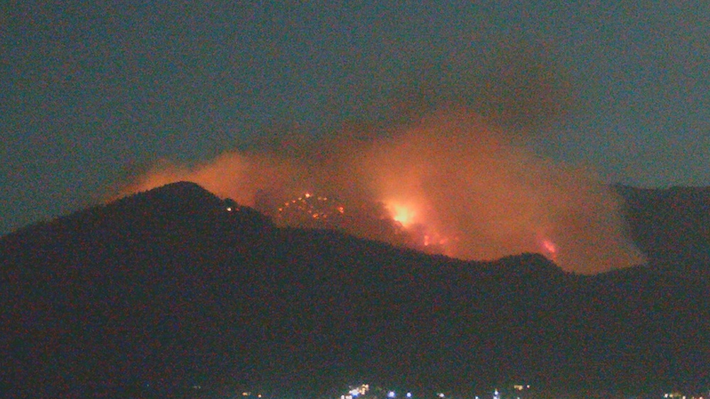 Gli incendi in Grecia, fiamme anche sulle isole di Corfù e Elva, sono 19mila le persone in fuga da Rodi, il premier Mitsotakis