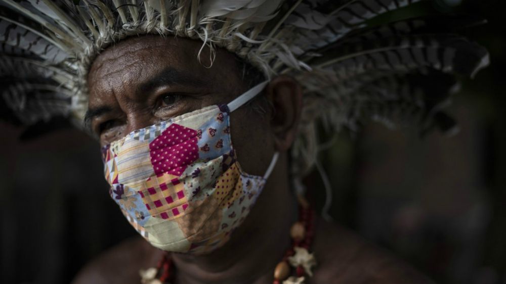 Gli indigeni dell'Amazzonia sono falcidiati dal coronavirus, il contagio dilaga e gli ospedali sono lontani