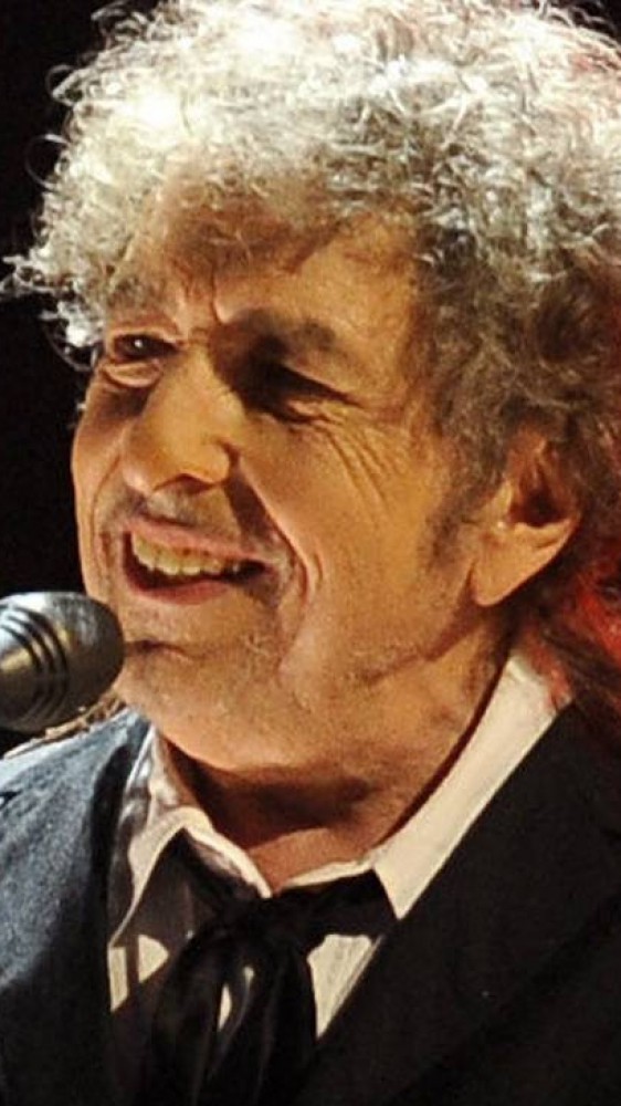Gli ottant'anni di Bob Dylan, il profeta rock che fece litigare Wojtyla e Ratzinger e si assentò dalla cerimonia per il Nobel