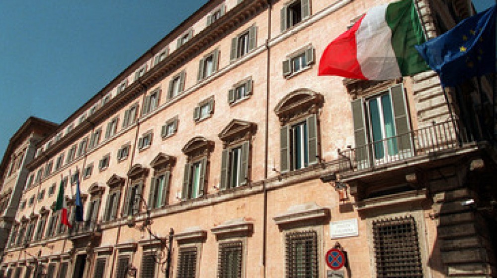 Governo, Draghi cambia il look di Palazzo Chigi: addio al Berlusconi style, subentra lo stile Bankitalia