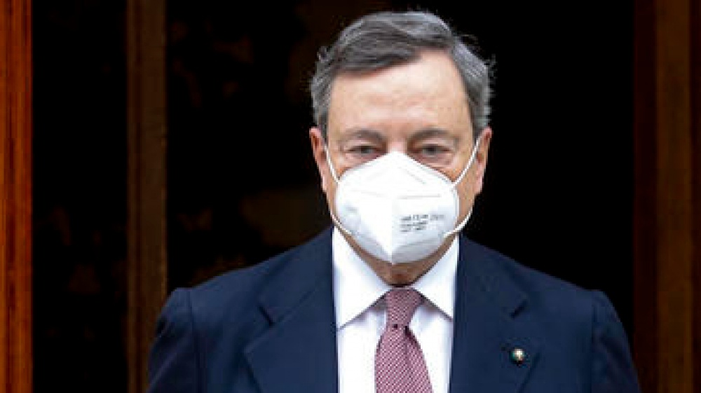 Governo, Draghi in Parlamento: “Sulla guerra avanti così”, poi in Cdm striglia la sua maggioranza