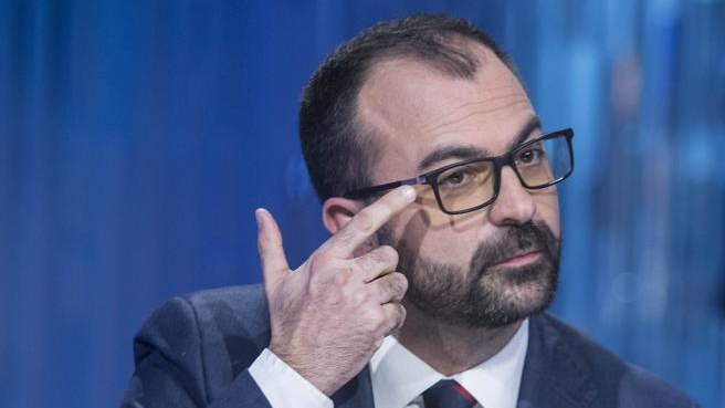 Governo, il ministro dell'Istruzione Fioramonti si dimette