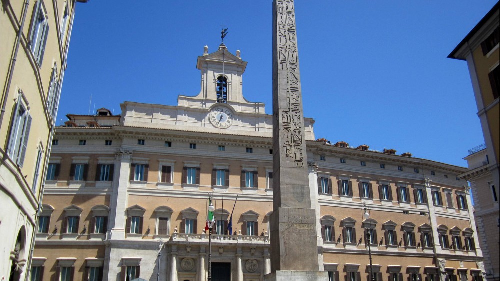 Governo, il ministro della Salute Roberto Speranza colora di bianco Abruzzo, Umbria, Liguria e Veneto