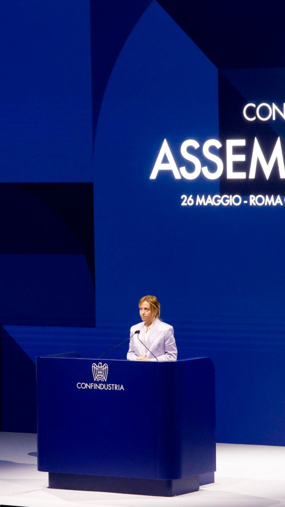 Governo, la premier Meloni a Confindustria: "Serve coraggio. E l’Unione Europea faccia meno e meglio"