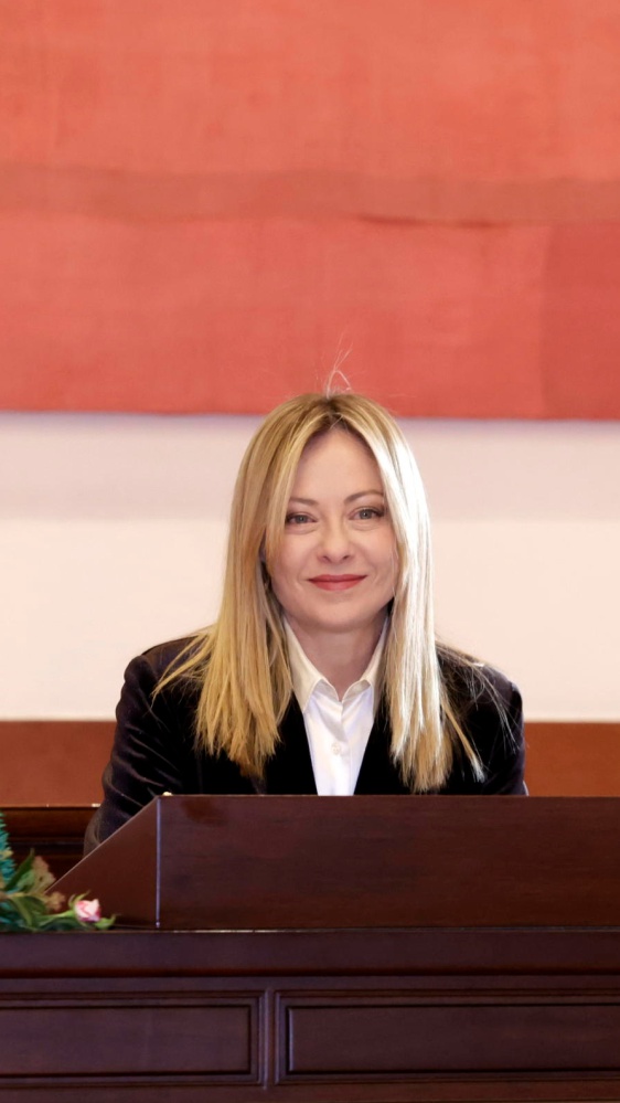 Governo, Meloni torna a Palazzo Chigi dopo il tour in Asia: è asse con Seul, ma c’è il nodo-Groenlandia