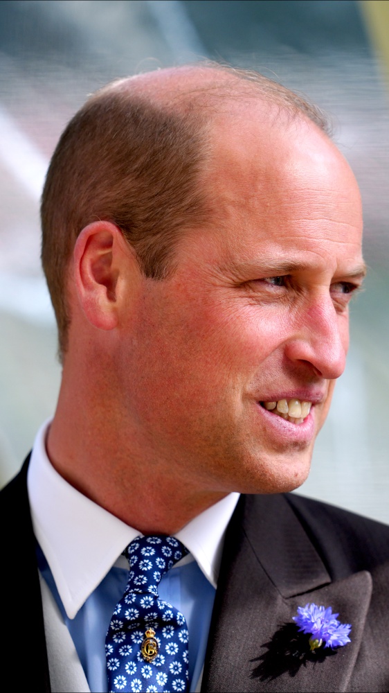 Gran Bretagna, William compie 42 anni, Re Carlo diffonde foto con il Principe bambino