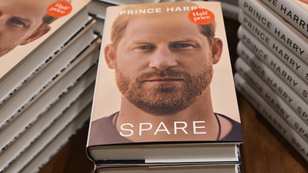 Harry, esce il libro "Spare", dichiarazioni choc contro la royal family