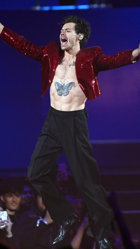 Harry Styles torna con l'album "Kiss All The Time. Disco Occasionally ",  concerti speciali in arrivo