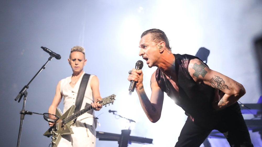 I Depeche Mode arrivano a Sanremo. A RTL 102.5 raccontano lo speciale rapporto con l’Italia