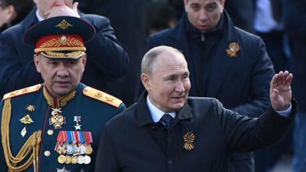 "I nostri confini minacciati, ci stiamo difendendo": il discorso di Vladimir Putin nella Giornata della Vittoria