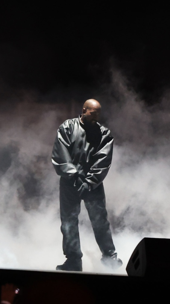 I nuovi progetti di Kanye West, tra il nuovo album e l'ingresso nell'industria dell'intrattenimento per adulti