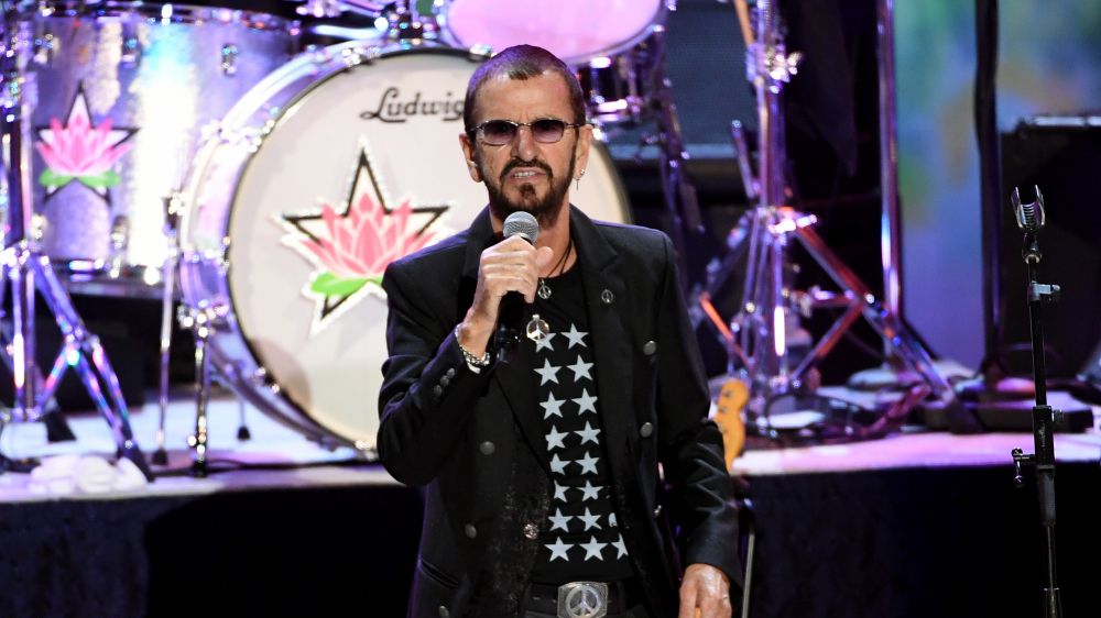 Il 7 luglio Ringo Starr compie 80 anni e si regala un megaconcerto via Youtube con tanti amici famosi e qualche sorpresa
