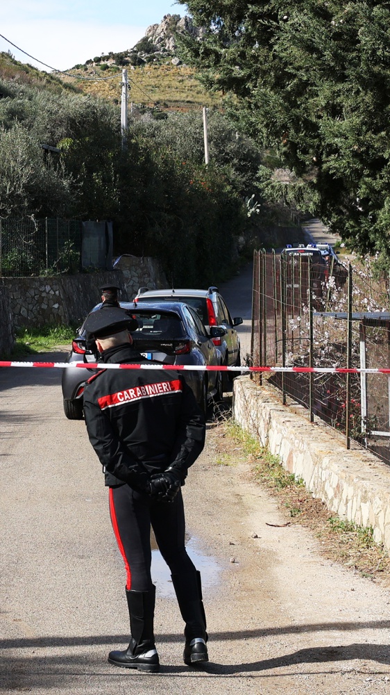 Il “cimitero dei bambini” nella villetta di famiglia. Accusata la giovane mamma