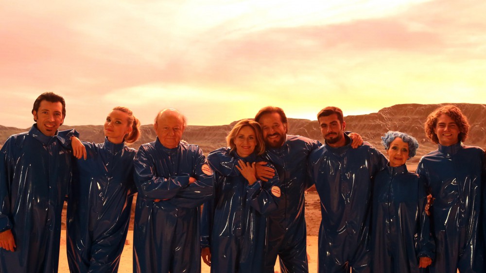 Il cinepanettone di Boldi e De Sica, la vacanza trash su Marte, uscirà domani sulle piattaforme digitali