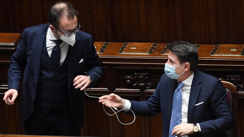 Crisi, Conte incassa la fiducia della Camera e prova a voltare pagina, confermando il no al ritorno di Renzi in maggioranza