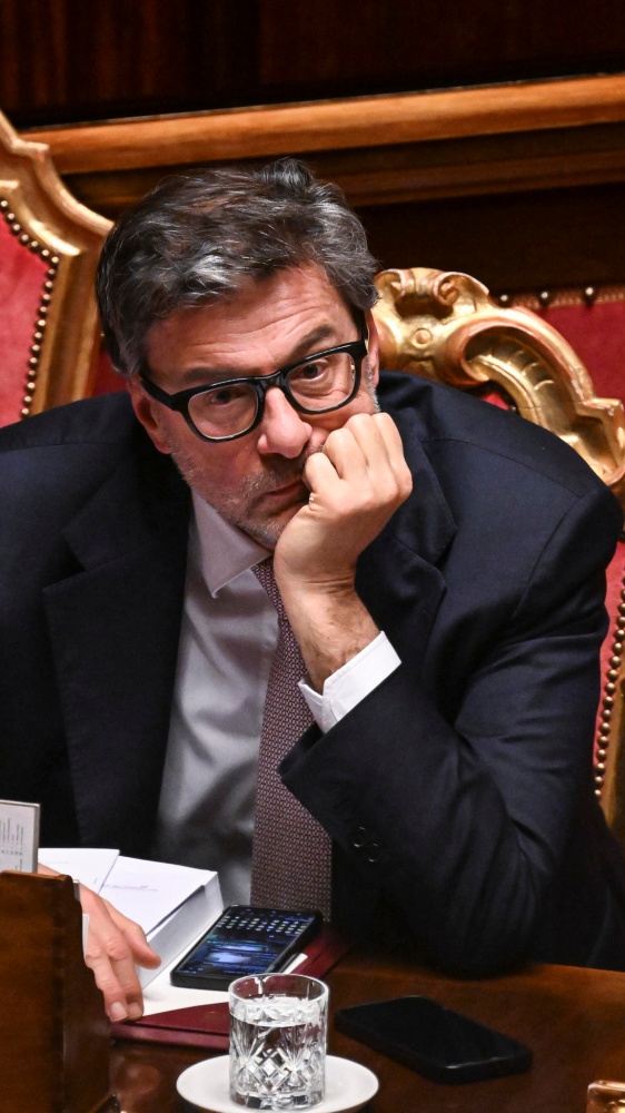 Il ministro delle finanze Giancarlo Giorgetti alla camera "Un paese indebitato non è totalmente libero" 