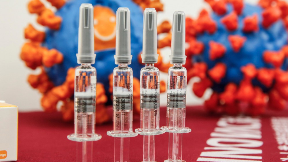 Il neo commissario all'emergenza coronavirus Figliuolo lavora per ricostruire la campagna di vaccinazione
