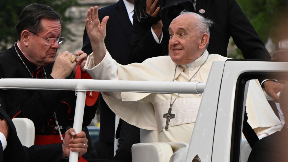 Il Papa è partito per l'Africa: "sono contento, aspettavo questo viaggio da un anno"