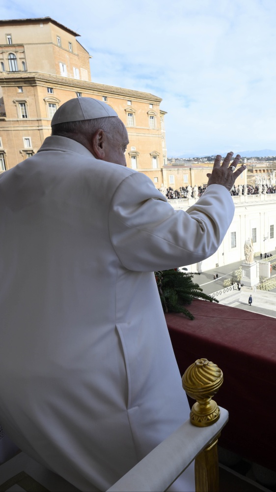 Il Papa al 21esimo giorno di ricovero, nessuna sua foto: ecco la risposta della Santa Sede