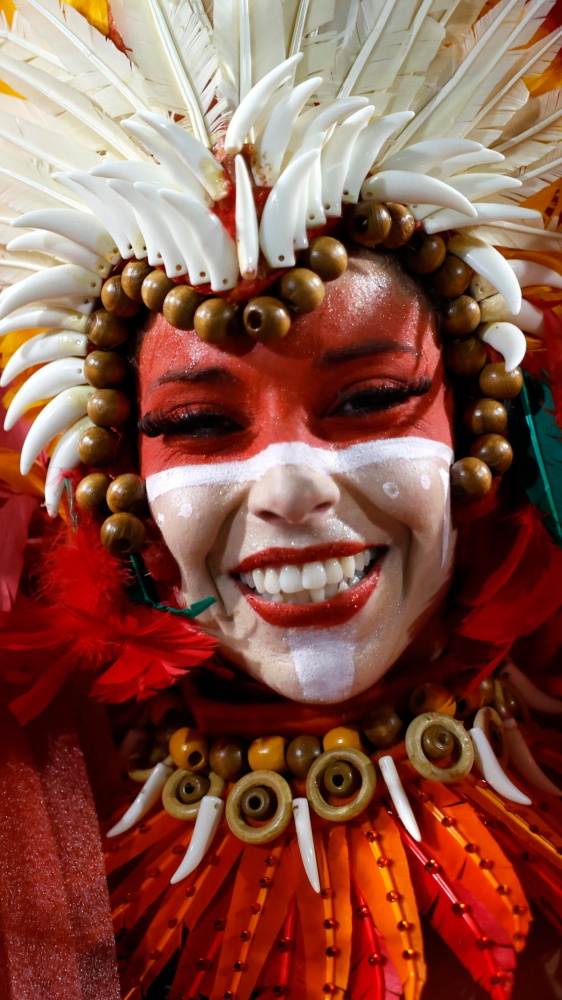 Il presidente brasiliano Lula star del Carnevale di Rio, la sua presenza segnata dalle proteste delle destre