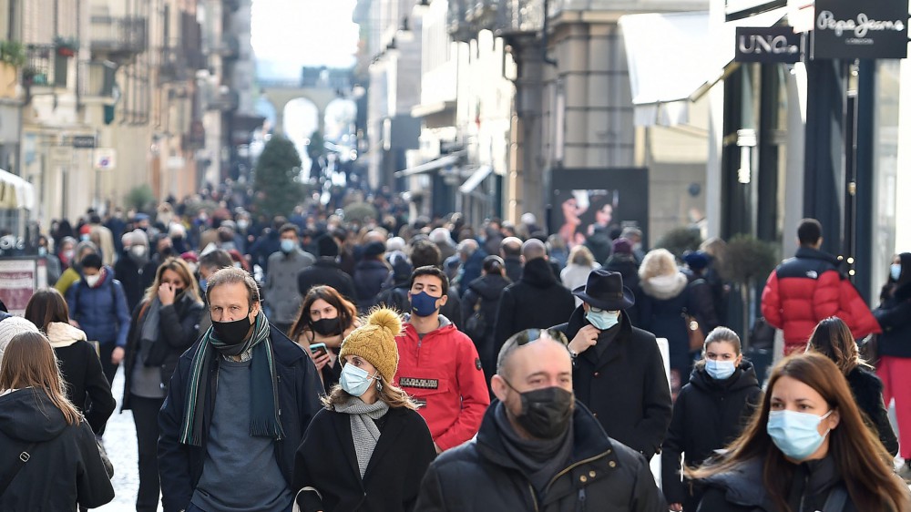 Il prezzo della "libertà", tutti in zona gialla con la preoccupazione che i contagi tornino a salire