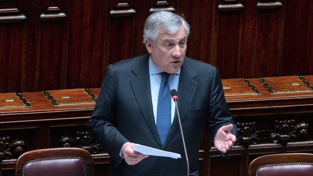 Immigrazione, Parigi attacca di nuovo Roma: “Meloni incapace”. E Tajani cancella il viaggio in Francia