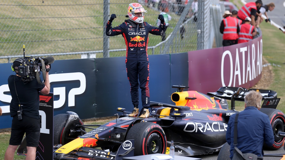 In Formula Uno continua la dittatura di Max Verstappen, che vince anche a Silverstone; deludenti le Ferrari