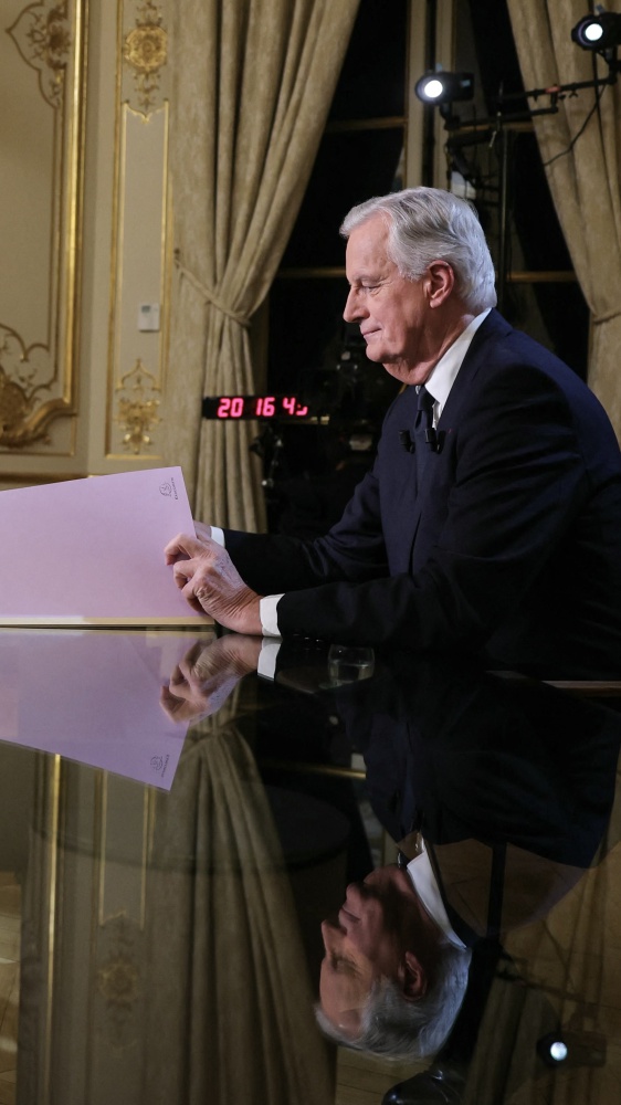 In Francia cade il governo. Michel Barnier domattina all'Eliseo per presentare le dimissioni del suo governo al presidente Emmanuel Macron