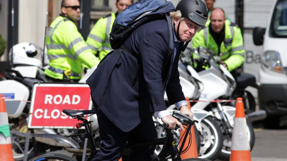 In Gran Bretagna gli automobilisti dovranno rispettare di più i ciclisti. Lo prevede la nuova modifica al Codice della Strada