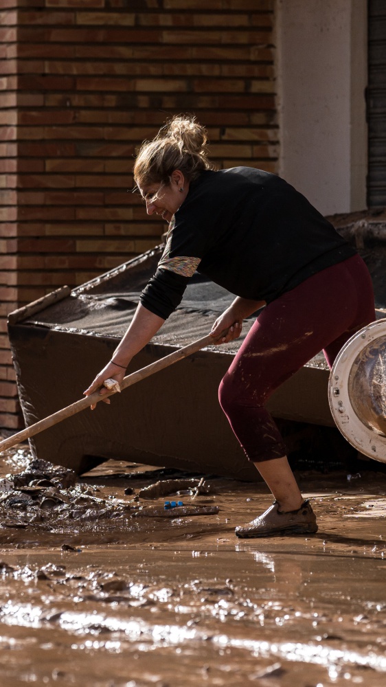 In Spagna piove ancora, nella regione di Valencia sono almeno 200 le vittime delle alluvioni